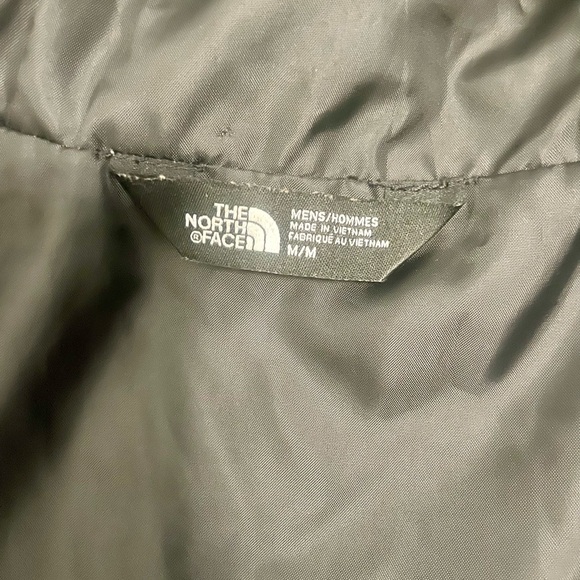 The North Face Men's Black Camo Raincoat Millerton shell jacket - Picture 3 of 5